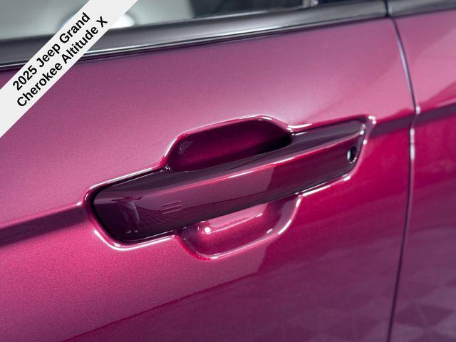 new 2025 Jeep Grand Cherokee car, priced at $38,056