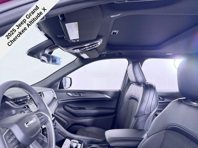 new 2025 Jeep Grand Cherokee car, priced at $38,056