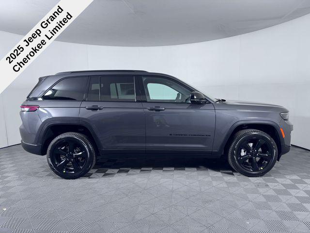new 2025 Jeep Grand Cherokee car, priced at $42,597