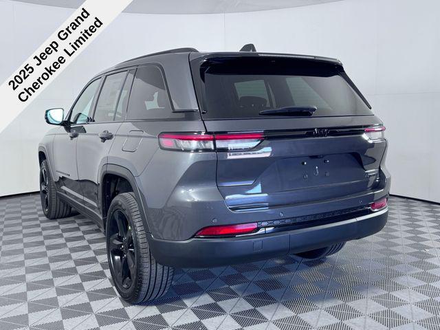 new 2025 Jeep Grand Cherokee car, priced at $42,597
