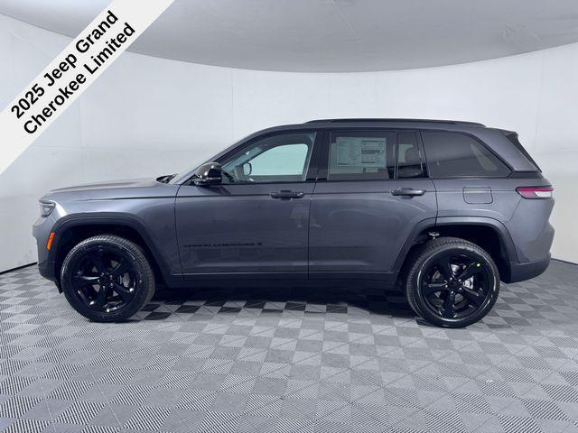 new 2025 Jeep Grand Cherokee car, priced at $42,597