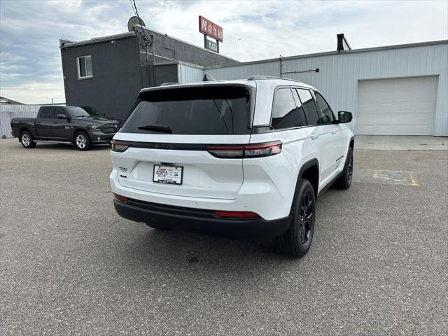 new 2024 Jeep Grand Cherokee car, priced at $46,935