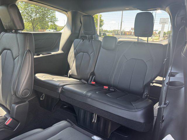 new 2025 Chrysler Pacifica car, priced at $47,935