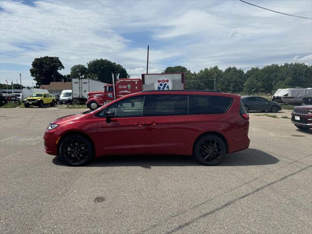 new 2024 Chrysler Pacifica car, priced at $48,690