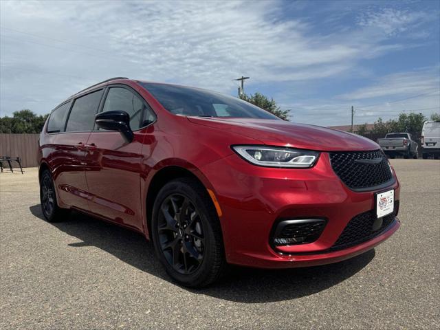 new 2024 Chrysler Pacifica car, priced at $48,690