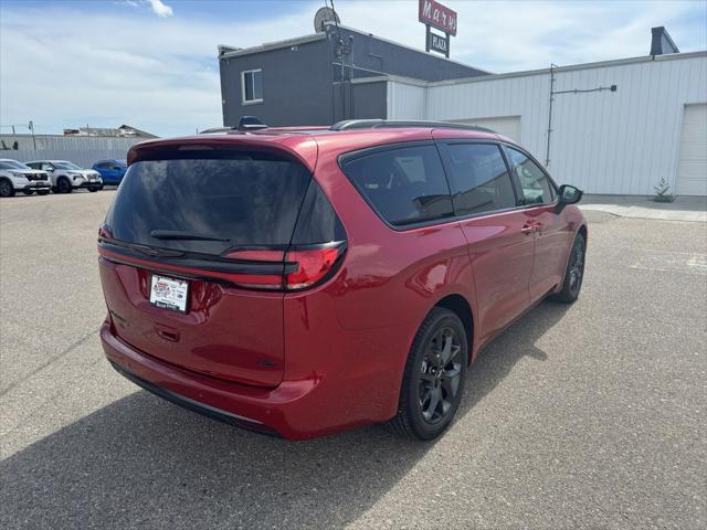 new 2024 Chrysler Pacifica car, priced at $48,690