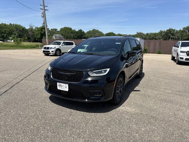 new 2024 Chrysler Pacifica car, priced at $48,195