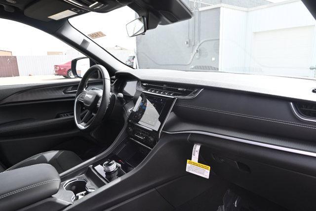 new 2025 Jeep Grand Cherokee car, priced at $46,530
