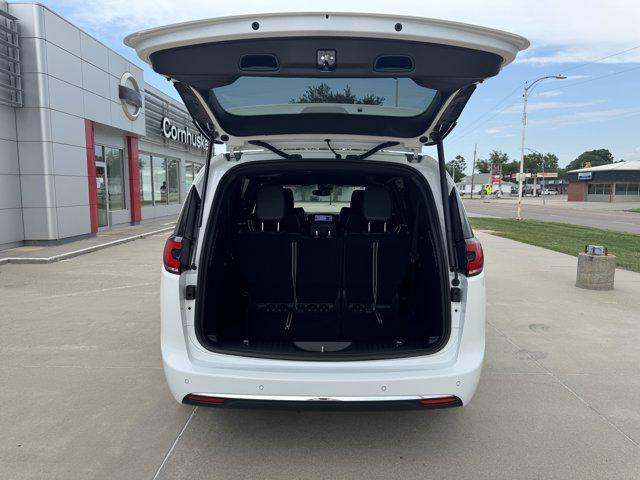new 2025 Chrysler Pacifica car, priced at $47,440