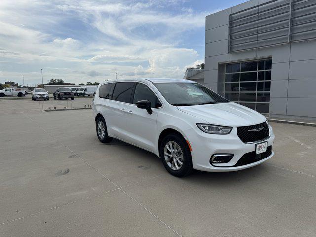 new 2025 Chrysler Pacifica car, priced at $47,440