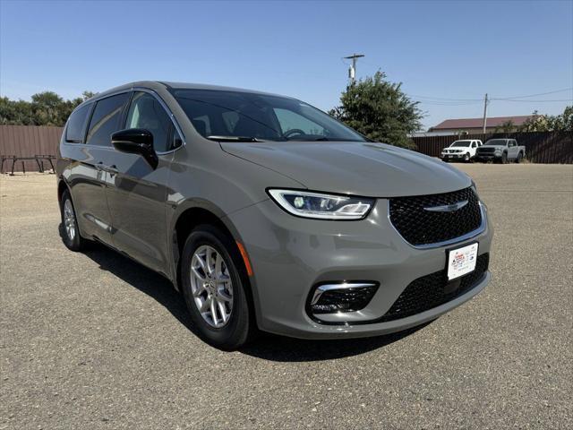 new 2024 Chrysler Pacifica car, priced at $43,995