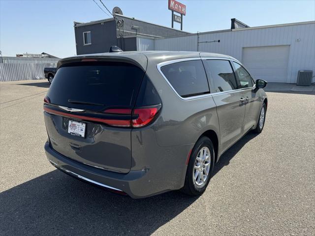 new 2024 Chrysler Pacifica car, priced at $43,995