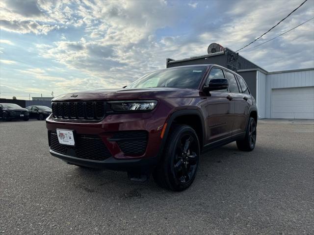 used 2024 Jeep Grand Cherokee car, priced at $44,990