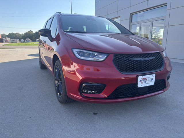new 2026 Chrysler Pacifica car, priced at $56,025