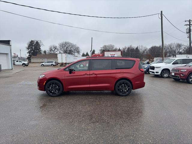 new 2025 Chrysler Pacifica car, priced at $56,035