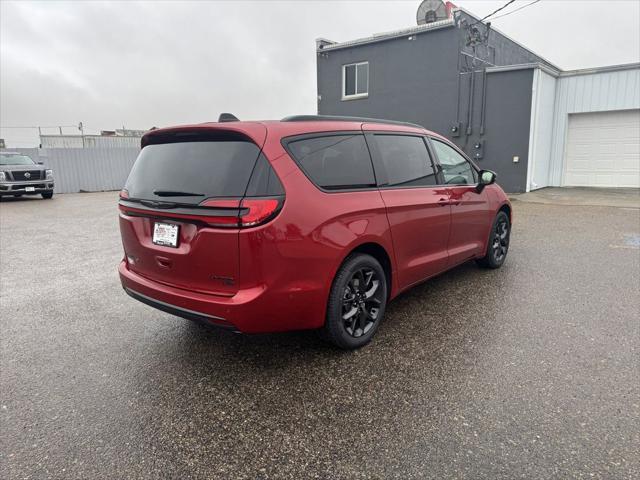 new 2025 Chrysler Pacifica car, priced at $56,035