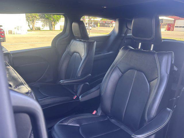 new 2025 Chrysler Pacifica Hybrid car, priced at $53,545