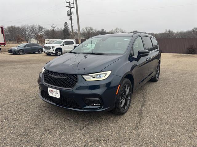 new 2025 Chrysler Pacifica car, priced at $56,035