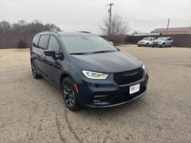 new 2025 Chrysler Pacifica car, priced at $56,035