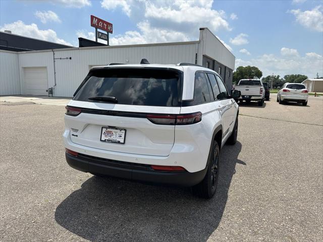 new 2024 Jeep Grand Cherokee car, priced at $46,935