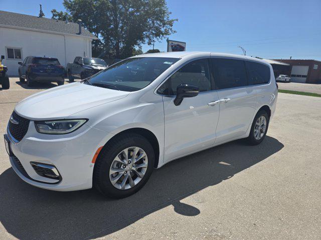 new 2025 Chrysler Pacifica car, priced at $48,720