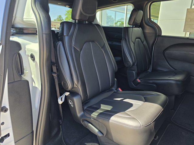 new 2025 Chrysler Pacifica car, priced at $48,720