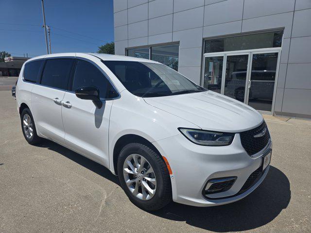 new 2025 Chrysler Pacifica car, priced at $48,720