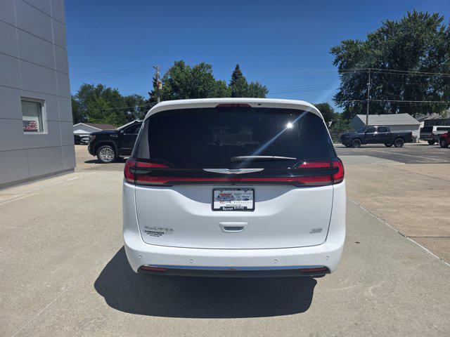 new 2025 Chrysler Pacifica car, priced at $48,720