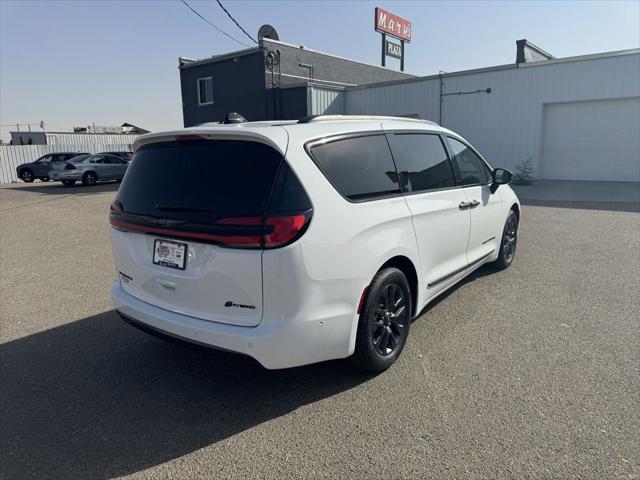 new 2024 Chrysler Pacifica Hybrid car, priced at $55,445