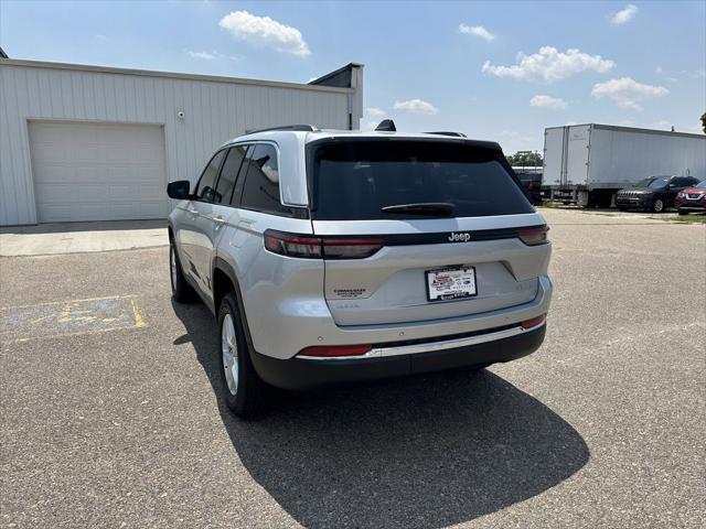 new 2024 Jeep Grand Cherokee car, priced at $44,970