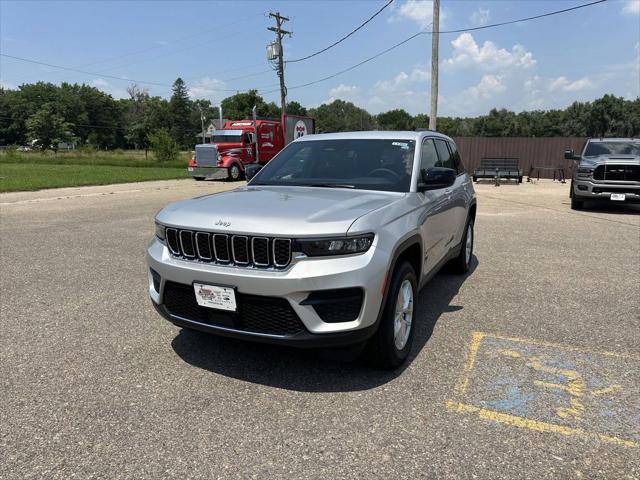 new 2024 Jeep Grand Cherokee car, priced at $44,970