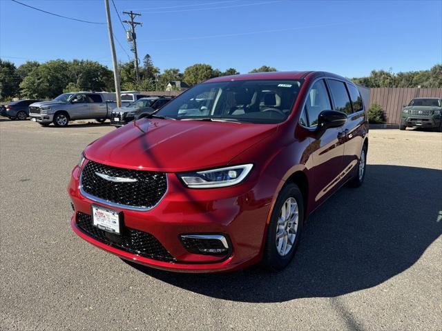 new 2024 Chrysler Pacifica car, priced at $43,995