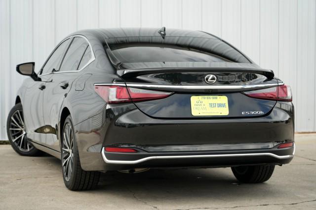 used 2024 Lexus ES 300h car, priced at $32,000