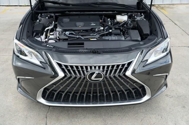 used 2024 Lexus ES 300h car, priced at $32,000