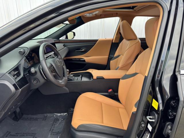 used 2024 Lexus ES 300h car, priced at $32,000