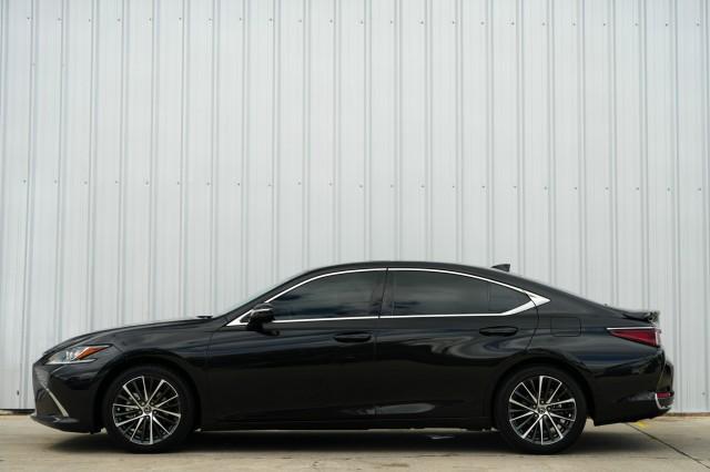 used 2024 Lexus ES 300h car, priced at $32,000