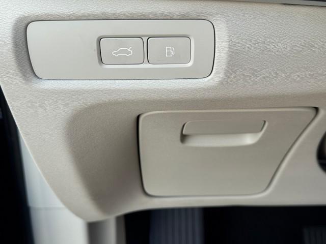 used 2024 Volvo S90 Recharge Plug-In Hybrid car, priced at $43,000