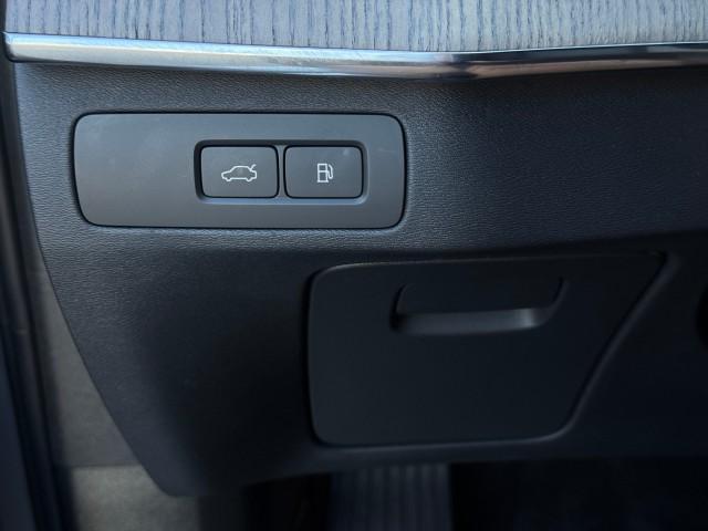 used 2023 Volvo XC90 Recharge Plug-In Hybrid car, priced at $42,750