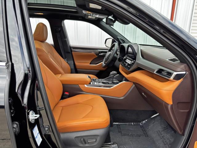used 2021 Toyota Highlander car, priced at $39,000