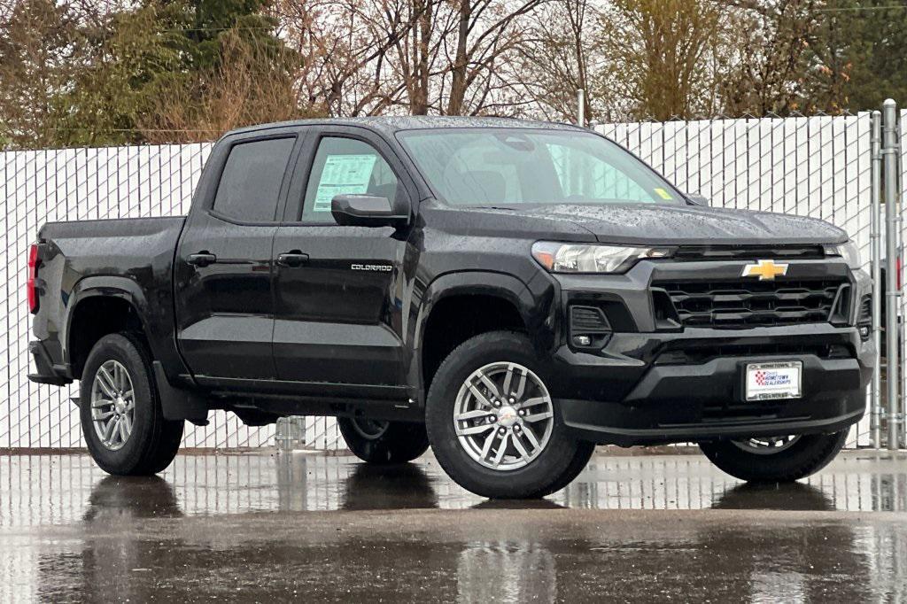 new 2024 Chevrolet Colorado car, priced at $31,980