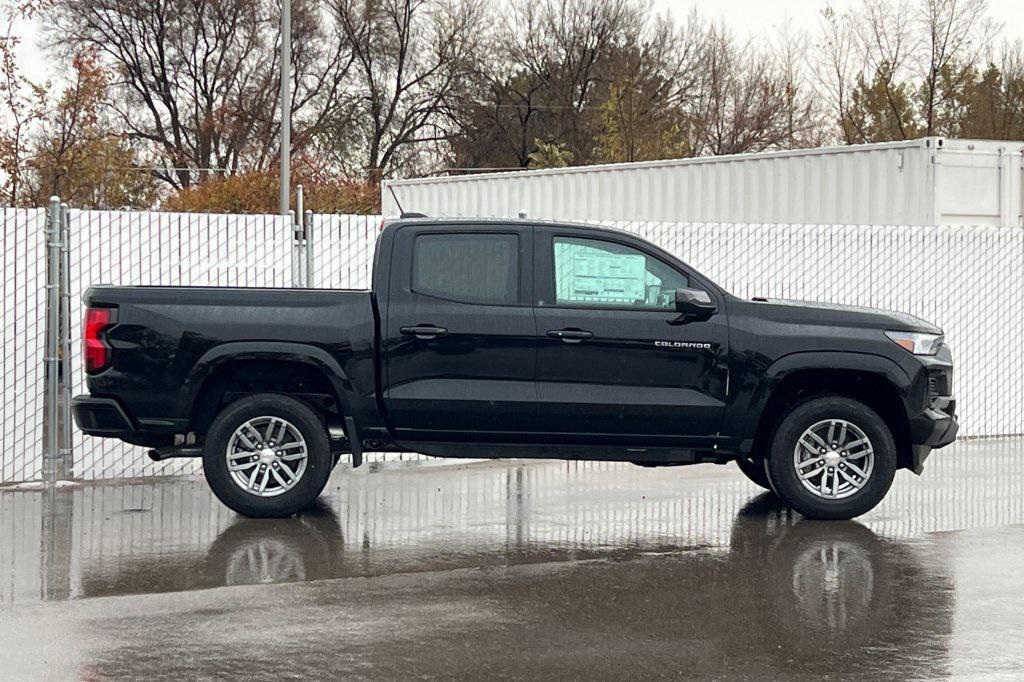 new 2024 Chevrolet Colorado car, priced at $31,980