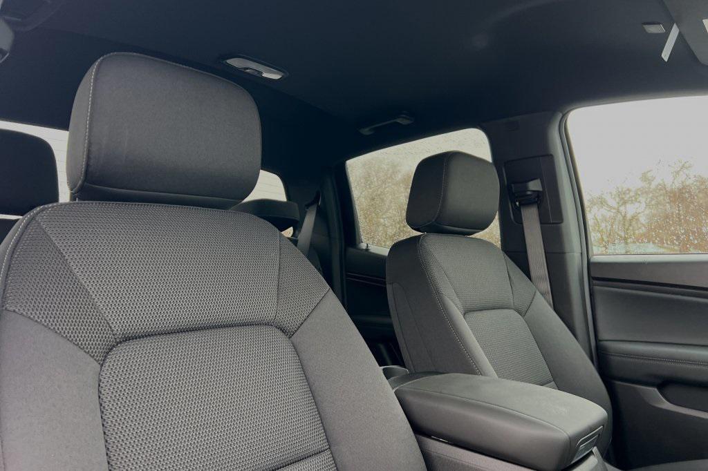 new 2024 Chevrolet Colorado car, priced at $31,980