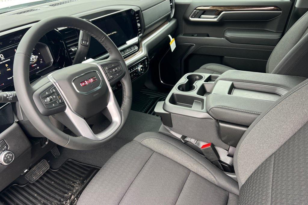 new 2026 GMC Sierra 1500 car, priced at $47,295