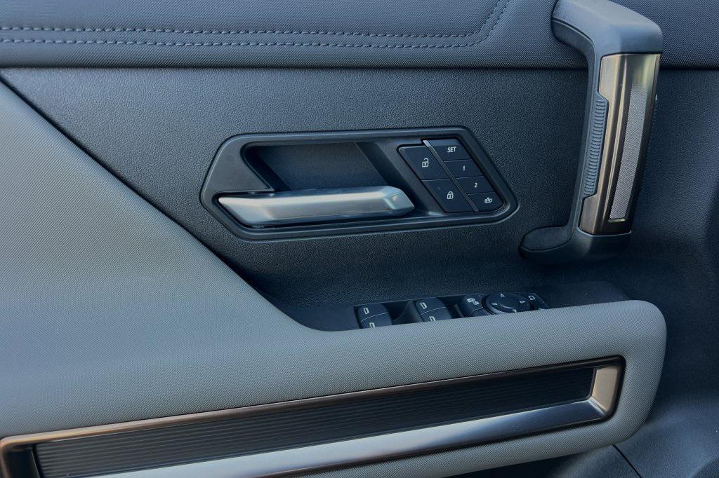 new 2025 GMC HUMMER EV Pickup car, priced at $104,935