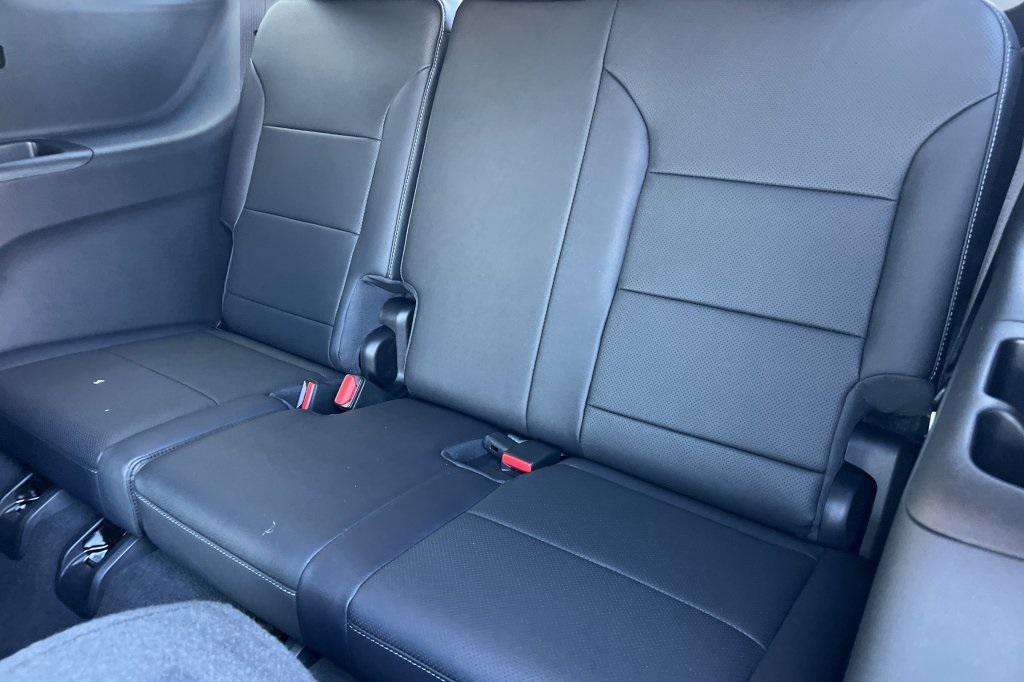 new 2026 Chevrolet Traverse car, priced at $44,915