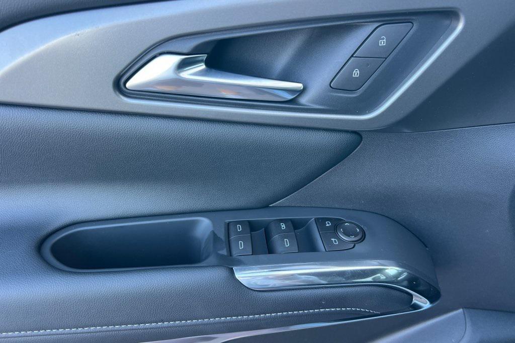 new 2026 Chevrolet Traverse car, priced at $44,915