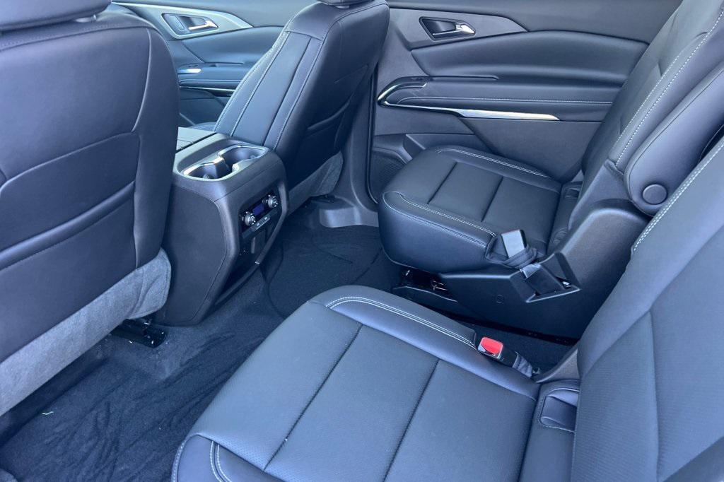 new 2026 Chevrolet Traverse car, priced at $44,915