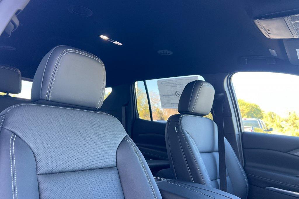 new 2026 Chevrolet Traverse car, priced at $44,915