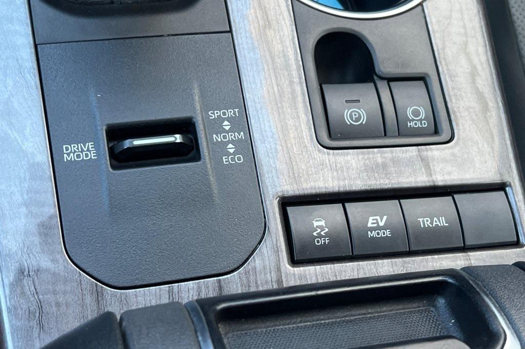used 2022 Toyota Highlander Hybrid car, priced at $36,997