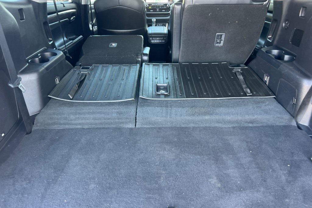 used 2022 Toyota Highlander Hybrid car, priced at $36,997